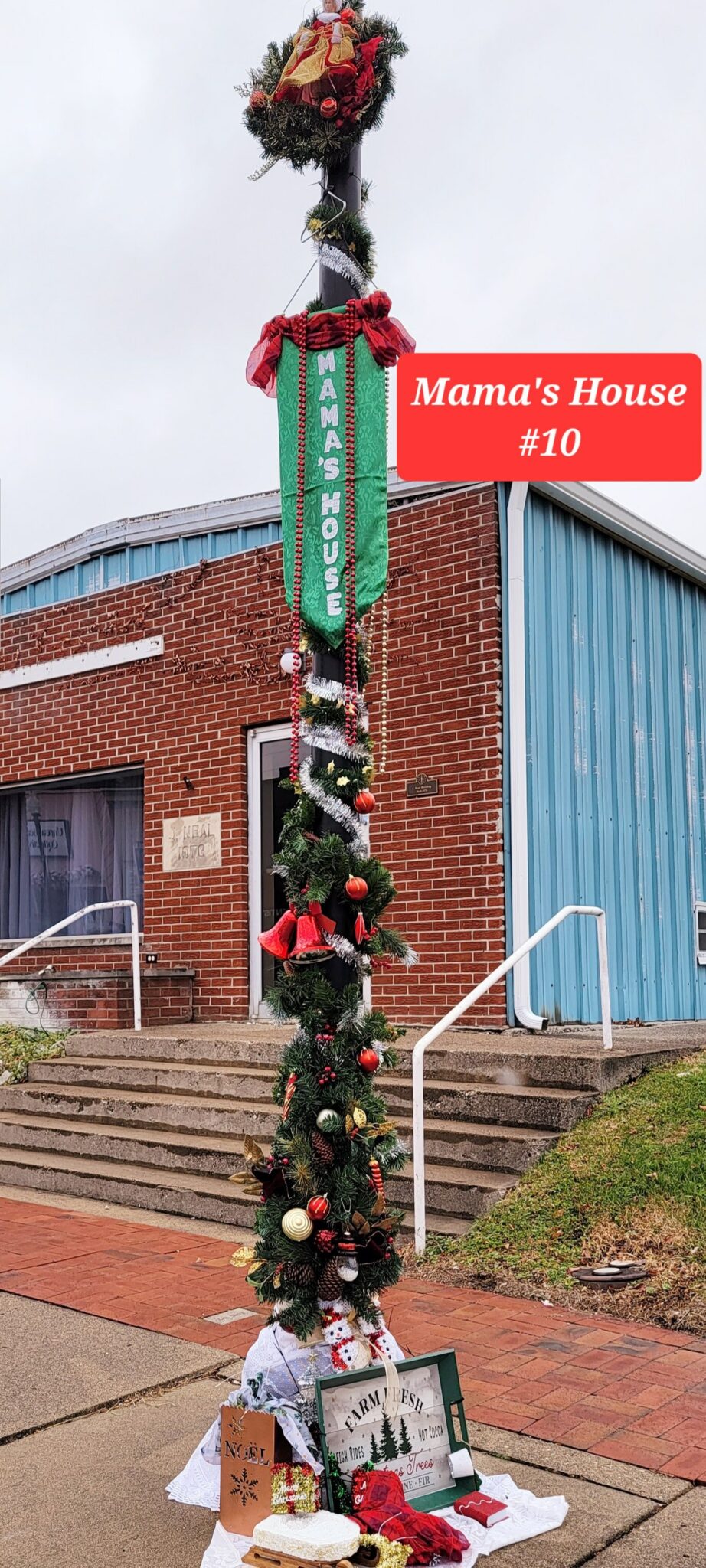 AdoptaTree Mooresville Victorian Christmas